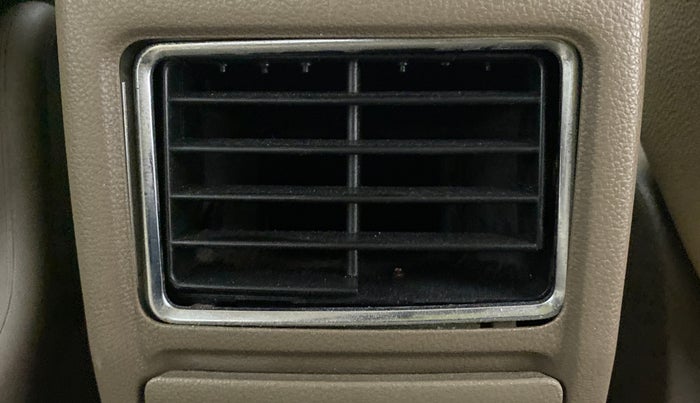 2014 Skoda Rapid ELEGANCE 1.6 TDI MT, Diesel, Manual, 84,401 km, Rear AC Vents