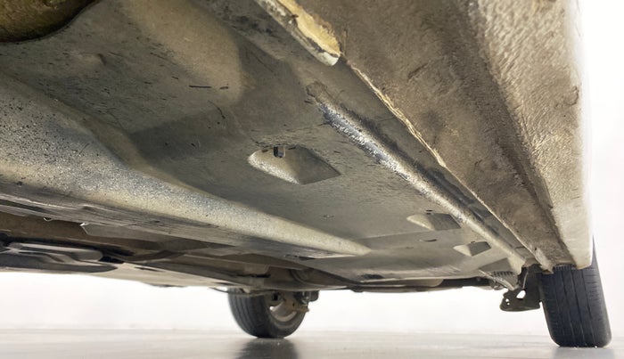 2014 Skoda Rapid ELEGANCE 1.6 TDI MT, Diesel, Manual, 84,401 km, Right Side Underbody