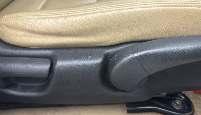 2015 Honda City 1.5L I-VTEC VX CVT, Petrol, Automatic, 1,07,977 km, Driver Side Adjustment Panel