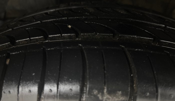 2015 Honda City 1.5L I-VTEC VX CVT, Petrol, Automatic, 1,07,977 km, Left Front Tyre Tread