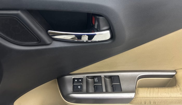 2015 Honda City 1.5L I-VTEC VX CVT, Petrol, Automatic, 1,07,977 km, Driver Side Door Panels Control