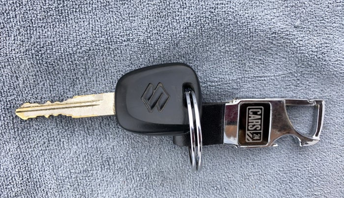 2013 Maruti Swift LXI D, Petrol, Manual, 53,719 km, Key Close Up