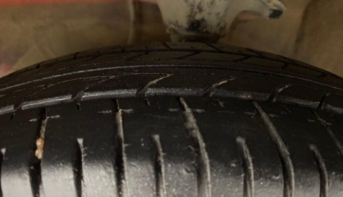 2010 Hyundai i10 SPORTZ 1.2, Petrol, Manual, 76,482 km, Left Front Tyre Tread