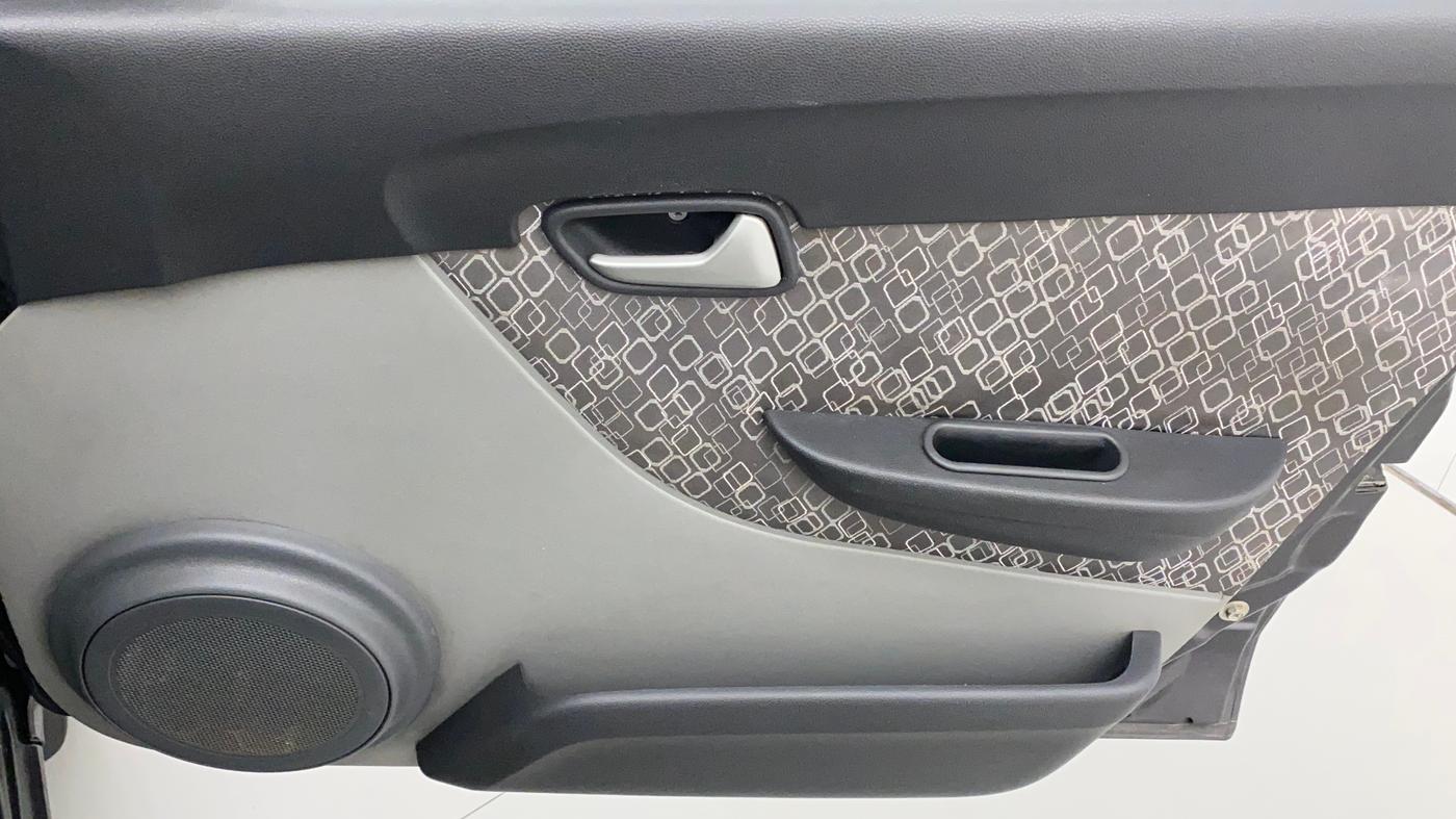 2018 Maruti Alto 800 LXI, Petrol, Manual, 63,477 km, Driver Side Door Panels Control