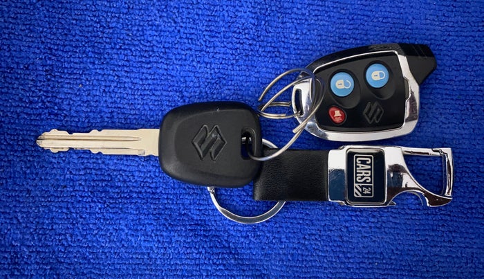 2018 Maruti Alto 800 LXI, Petrol, Manual, 63,477 km, Key Close Up