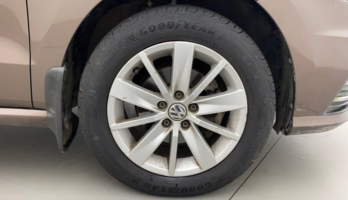 2017 Volkswagen Ameo HIGHLINE1.2L, Petrol, Manual, 55,672 km, Right Front Wheel