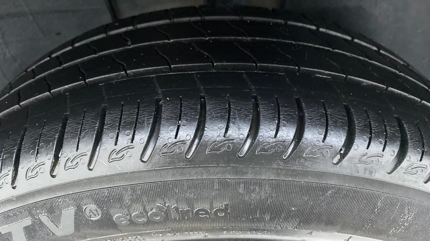 2020 Tata ALTROZ XZ 1.2, Petrol, Manual, 32,957 km, Left Rear Tyre Tread