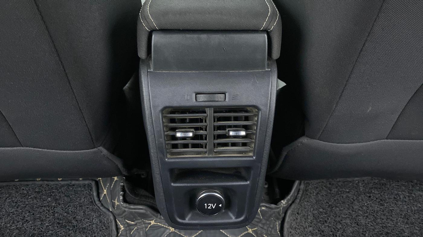 2020 Tata ALTROZ XZ 1.2, Petrol, Manual, 32,957 km, Rear AC Vents