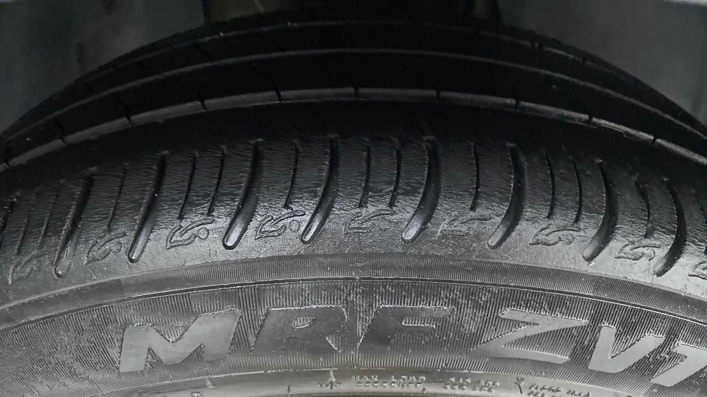2020 Tata ALTROZ XZ 1.2, Petrol, Manual, 32,957 km, Right Front Tyre Tread