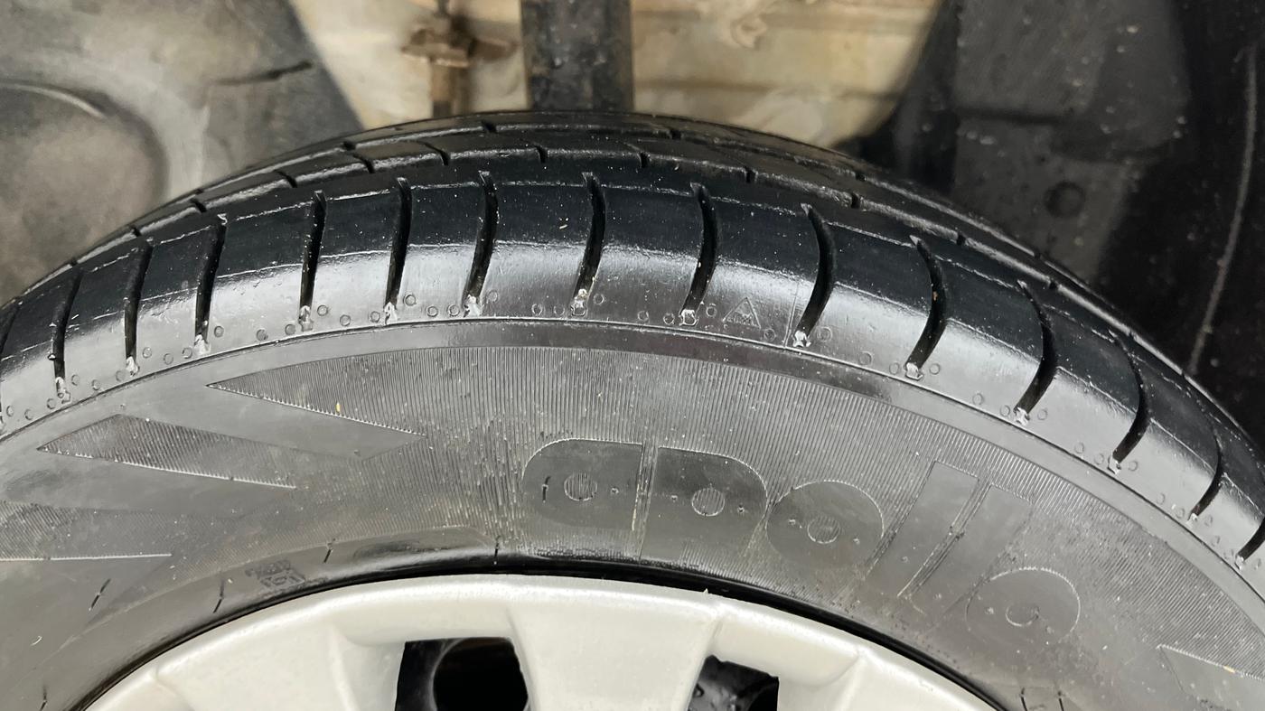 2016 Nissan Micra Active XL, Petrol, Manual, 33,839 km, Right Front Tyre Tread
