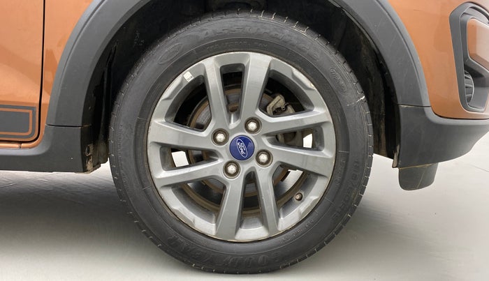 2018 Ford FREESTYLE TITANIUM 1.2 TI-VCT MT, Petrol, Manual, 43,526 km, Right Front Wheel