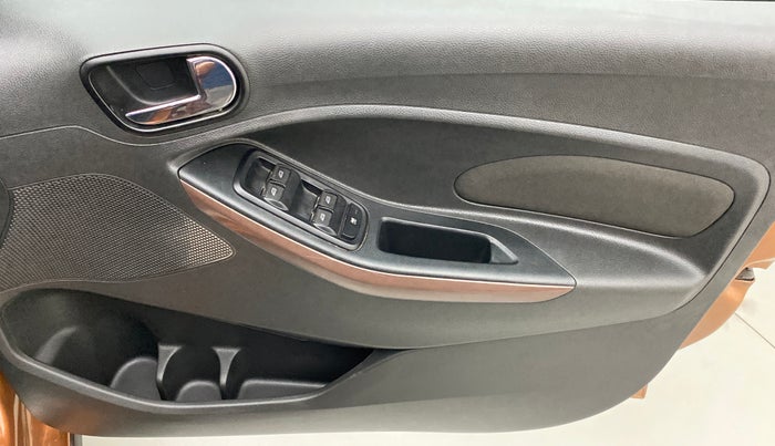 2018 Ford FREESTYLE TITANIUM 1.2 TI-VCT MT, Petrol, Manual, 43,526 km, Driver Side Door Panels Control