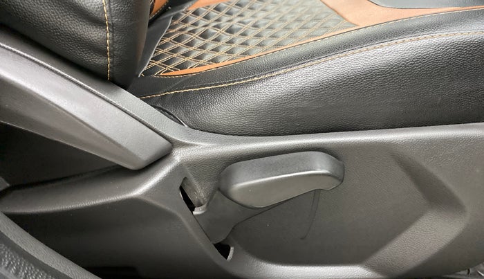 2018 Ford FREESTYLE TITANIUM 1.2 TI-VCT MT, Petrol, Manual, 43,526 km, Driver Side Adjustment Panel