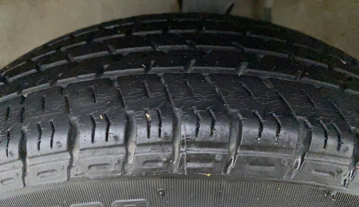 2017 Maruti Alto K10 VXI P, Petrol, Manual, 24,950 km, Left Front Tyre Tread