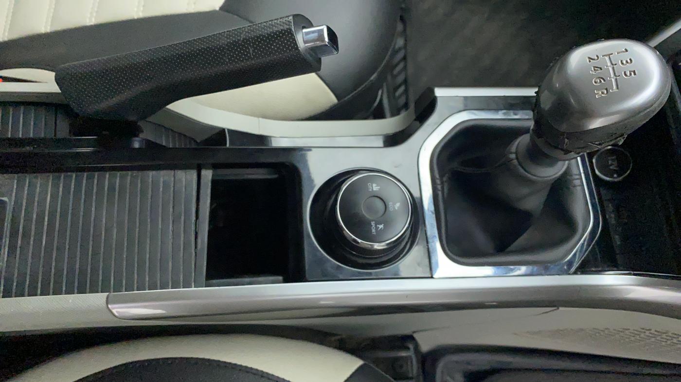 2018 Tata NEXON XZ+ 1.5, Diesel, Manual, 53,144 km, Gear Lever
