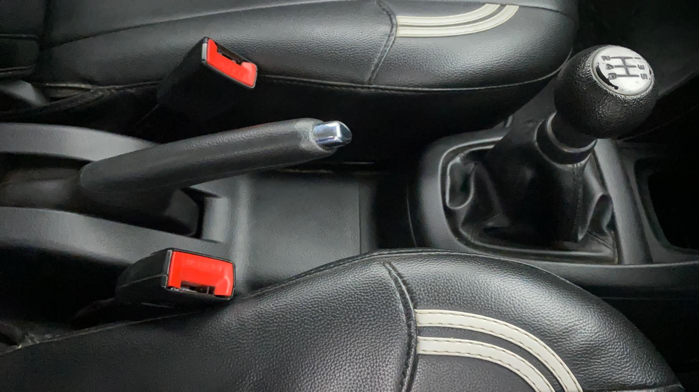 2015 Maruti Swift VDI ABS, Diesel, Manual, 87,989 km, Gear Lever