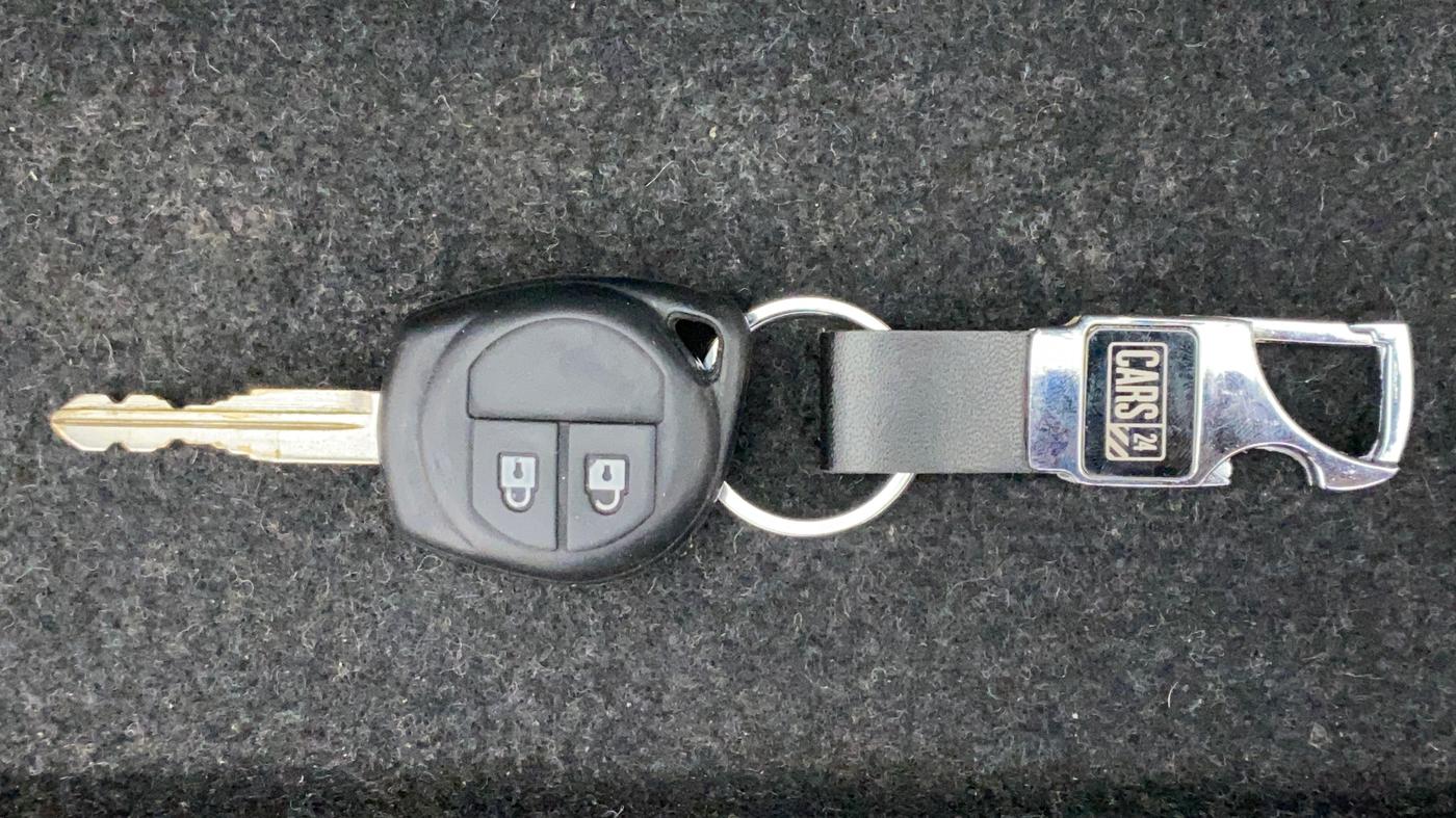 2015 Maruti Swift VDI ABS, Diesel, Manual, 87,989 km, Key Close Up