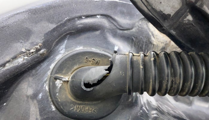 2015 Maruti Swift VDI ABS, Diesel, Manual, 87,989 km, Dicky (Boot door) - Weather strip has minor damage