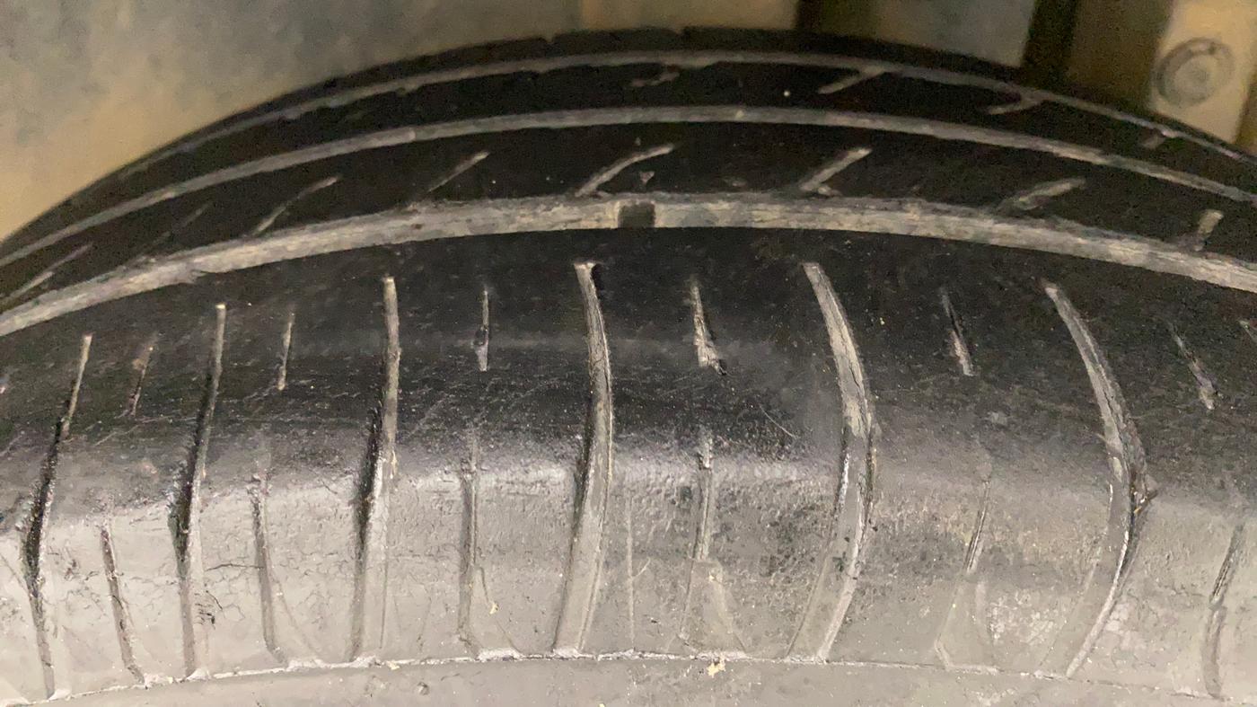 2015 Maruti Swift VDI ABS, Diesel, Manual, 87,989 km, Left Rear Tyre Tread