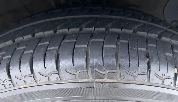 2021 Hyundai NEW SANTRO SPORTZ 1.1, Petrol, Manual, 5,702 km, Right Front Tyre Tread