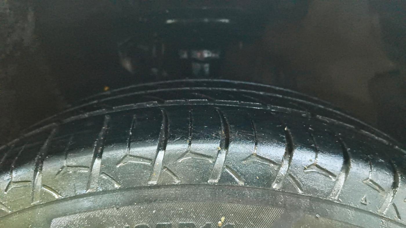 2013 Hyundai i20 SPORTZ 1.2, CNG, Manual, 90,988 km, Right Front Tyre Tread