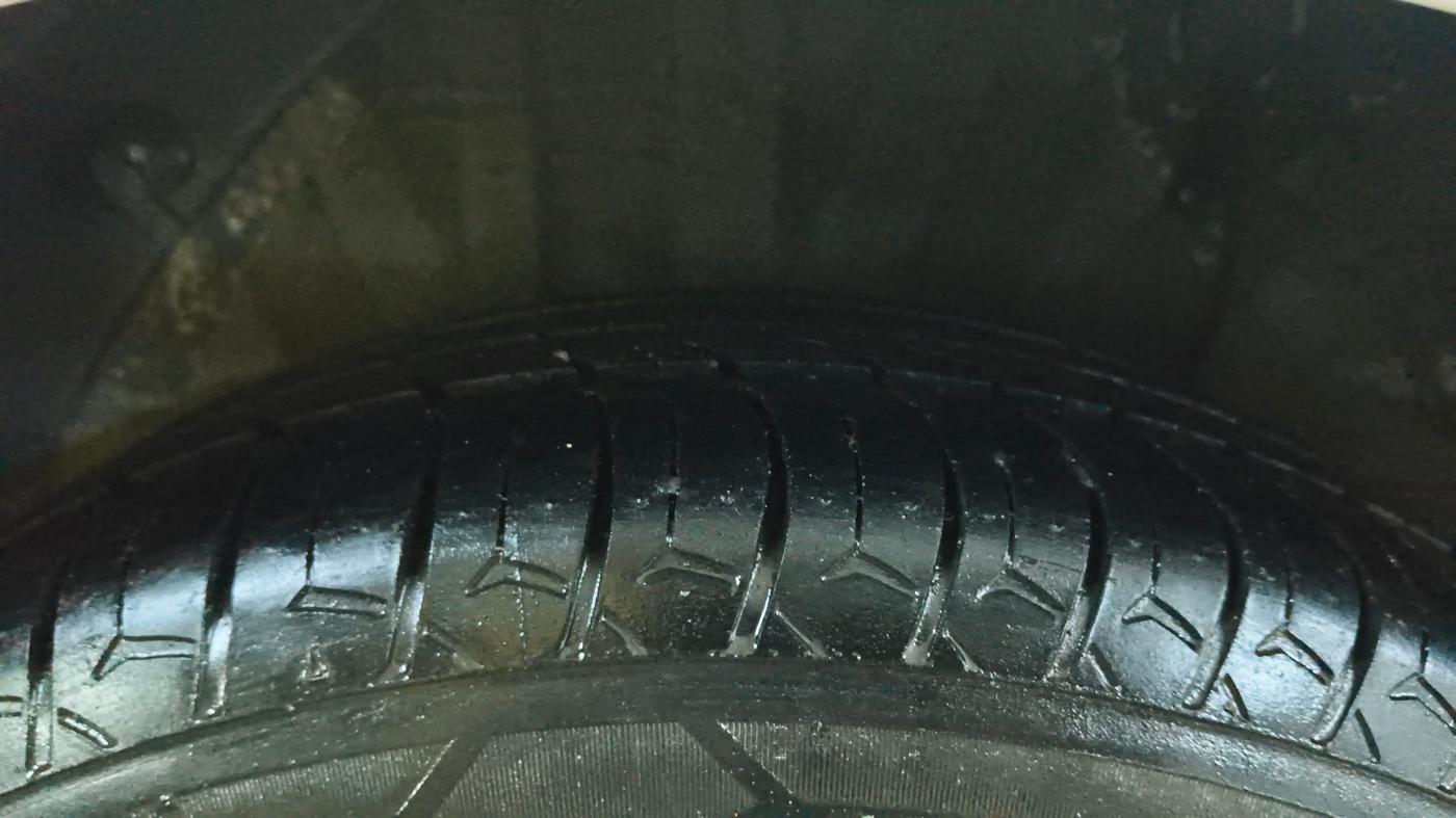 2013 Hyundai i20 SPORTZ 1.2, CNG, Manual, 90,988 km, Right Rear Tyre Tread