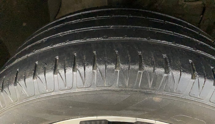 2020 Maruti Vitara Brezza ZXI PLUS, Petrol, Manual, 96,303 km, Right Front Tyre Tread