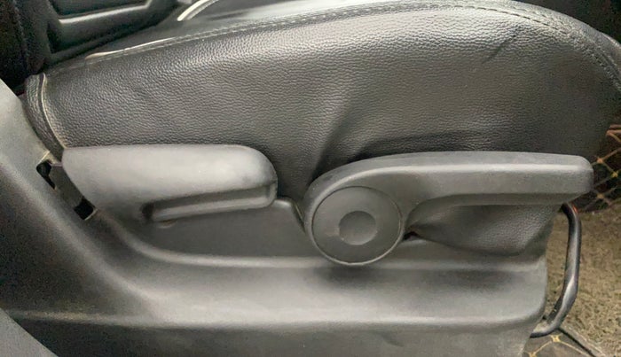 2020 Maruti Vitara Brezza ZXI PLUS, Petrol, Manual, 96,303 km, Driver Side Adjustment Panel