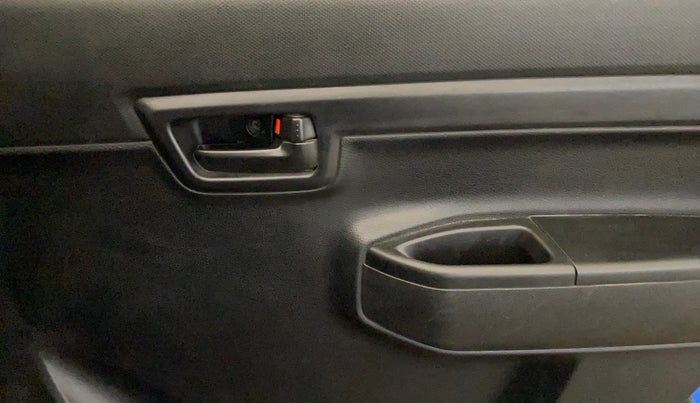 2020 Maruti S PRESSO VXI PLUS AMT, Petrol, Automatic, 29,227 km, Driver Side Door Panels Control