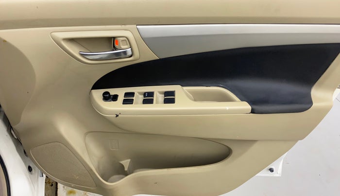 2017 Maruti Ertiga VXI CNG, CNG, Manual, 82,888 km, Driver Side Door Panels Control