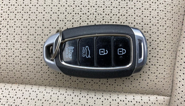 2022 Hyundai Verna SX (O)1.5 VTVT, Petrol, Manual, 36,787 km, Key Close Up