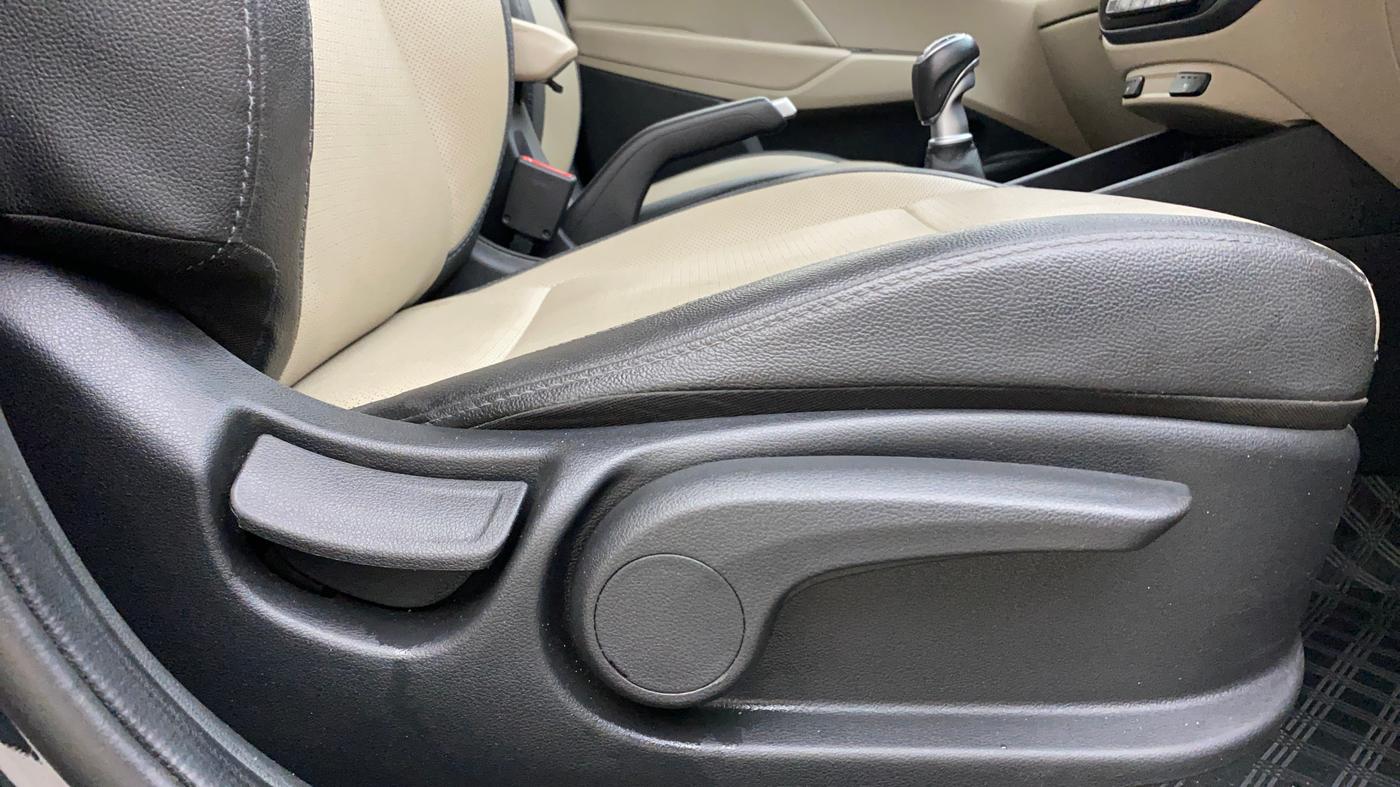 2022 Hyundai Verna SX (O)1.5 VTVT, Petrol, Manual, 36,787 km, Driver Side Adjustment Panel