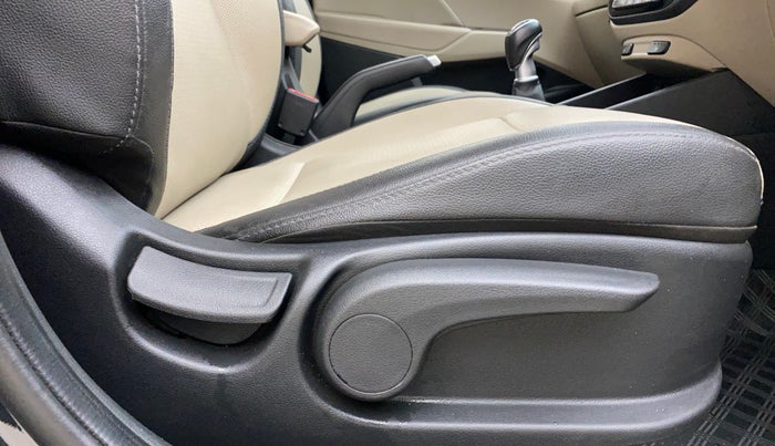 2022 Hyundai Verna SX (O)1.5 VTVT, Petrol, Manual, 36,787 km, Driver Side Adjustment Panel