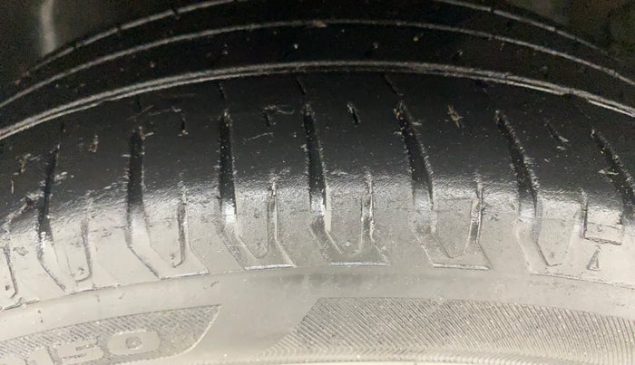2022 Hyundai Verna SX (O)1.5 VTVT, Petrol, Manual, 36,787 km, Left Front Tyre Tread