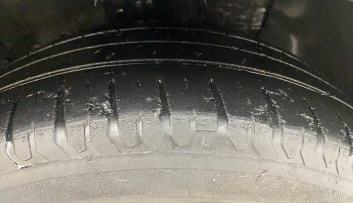2022 Hyundai Verna SX (O)1.5 VTVT, Petrol, Manual, 36,787 km, Right Front Tyre Tread