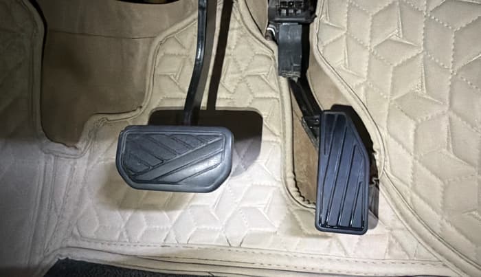 2021 Maruti Ertiga ZXI AT SHVS, Petrol, Automatic, 72,885 km, Pedals