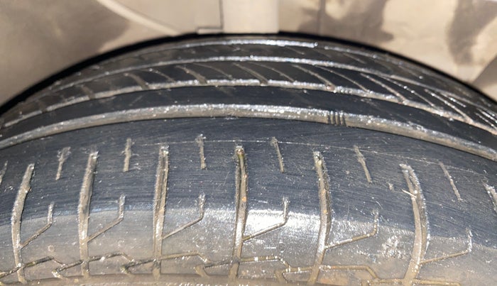 2016 Hyundai Creta S PLUS 1.4 DIESEL, Diesel, Manual, 1,47,213 km, Right Front Tyre Tread