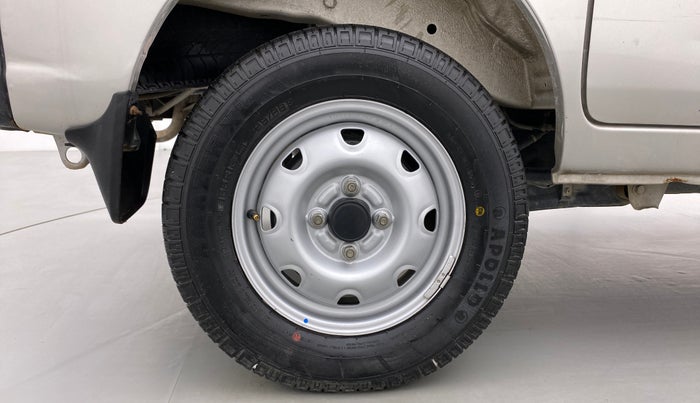 2019 Maruti Eeco 7 STR, Petrol, Manual, 24,832 km, Right Rear Wheel