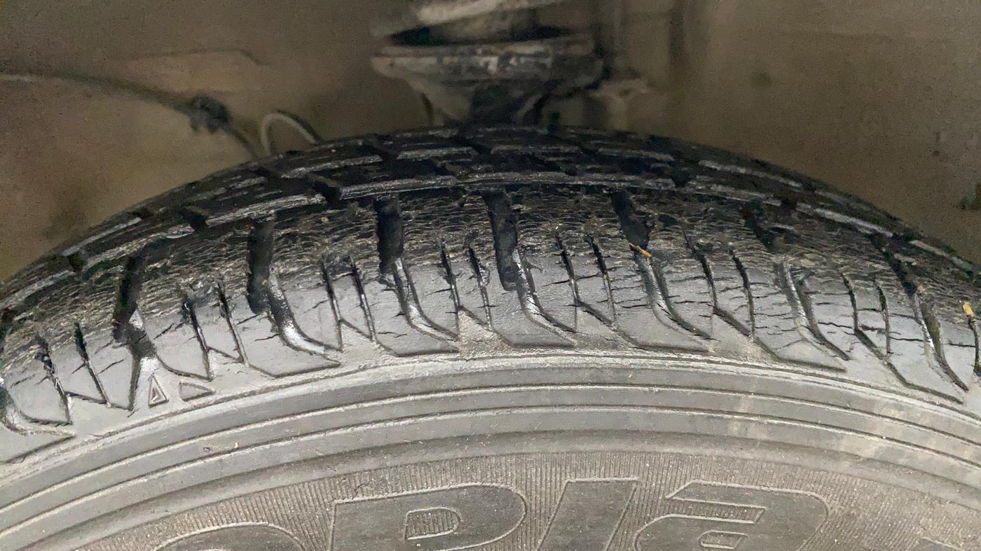 2020 Maruti Alto VXI, Petrol, Manual, 60,970 km, Left Front Tyre Tread