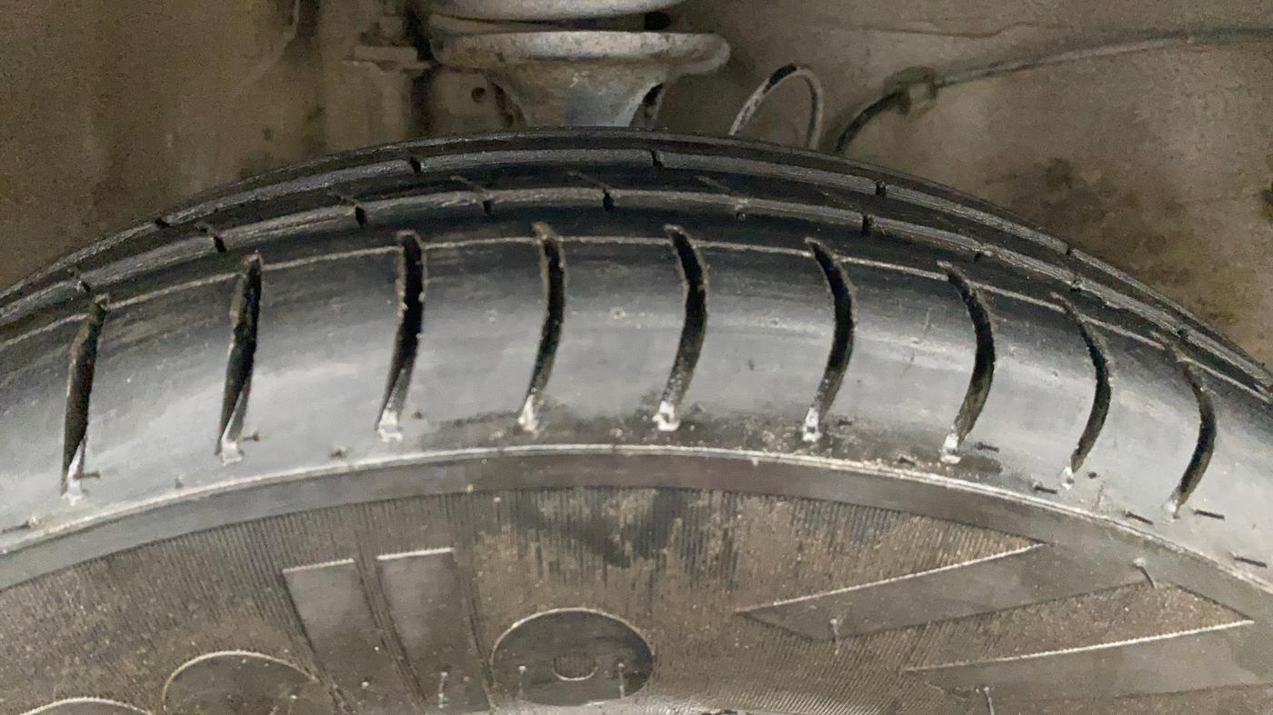 2020 Maruti Alto VXI, Petrol, Manual, 60,970 km, Right Front Tyre Tread