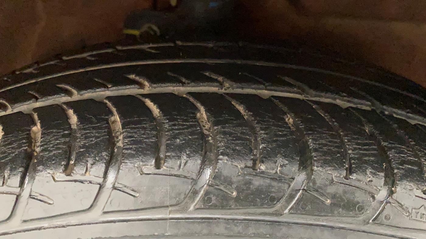 2017 Maruti Celerio ZXI AMT (O), Petrol, Automatic, 27,299 km, Right Front Tyre Tread