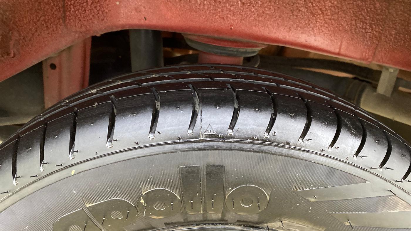 2014 Maruti Alto 800 LXI, Petrol, Manual, 24,657 km, Left Rear Tyre Tread