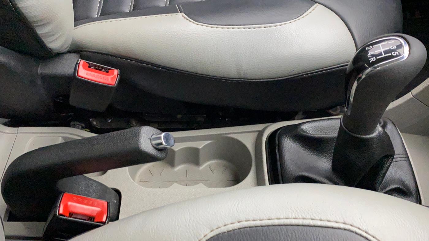 2018 Tata Tiago XZ 1.2 REVOTRON, Petrol, Manual, 18,979 km, Gear Lever