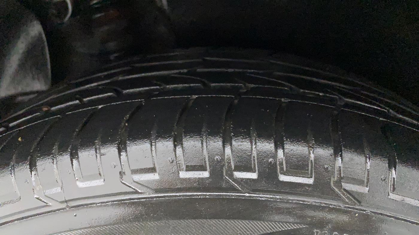 2016 Hyundai Creta SX PLUS AT 1.6 PETROL, Petrol, Automatic, 66,911 km, Right Rear Tyre Tread