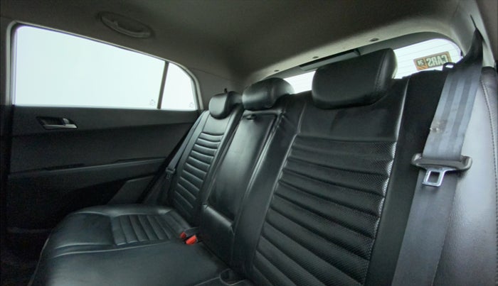 2016 Hyundai Creta SX PLUS AT 1.6 PETROL, Petrol, Automatic, 66,911 km, Right Side Rear Door Cabin