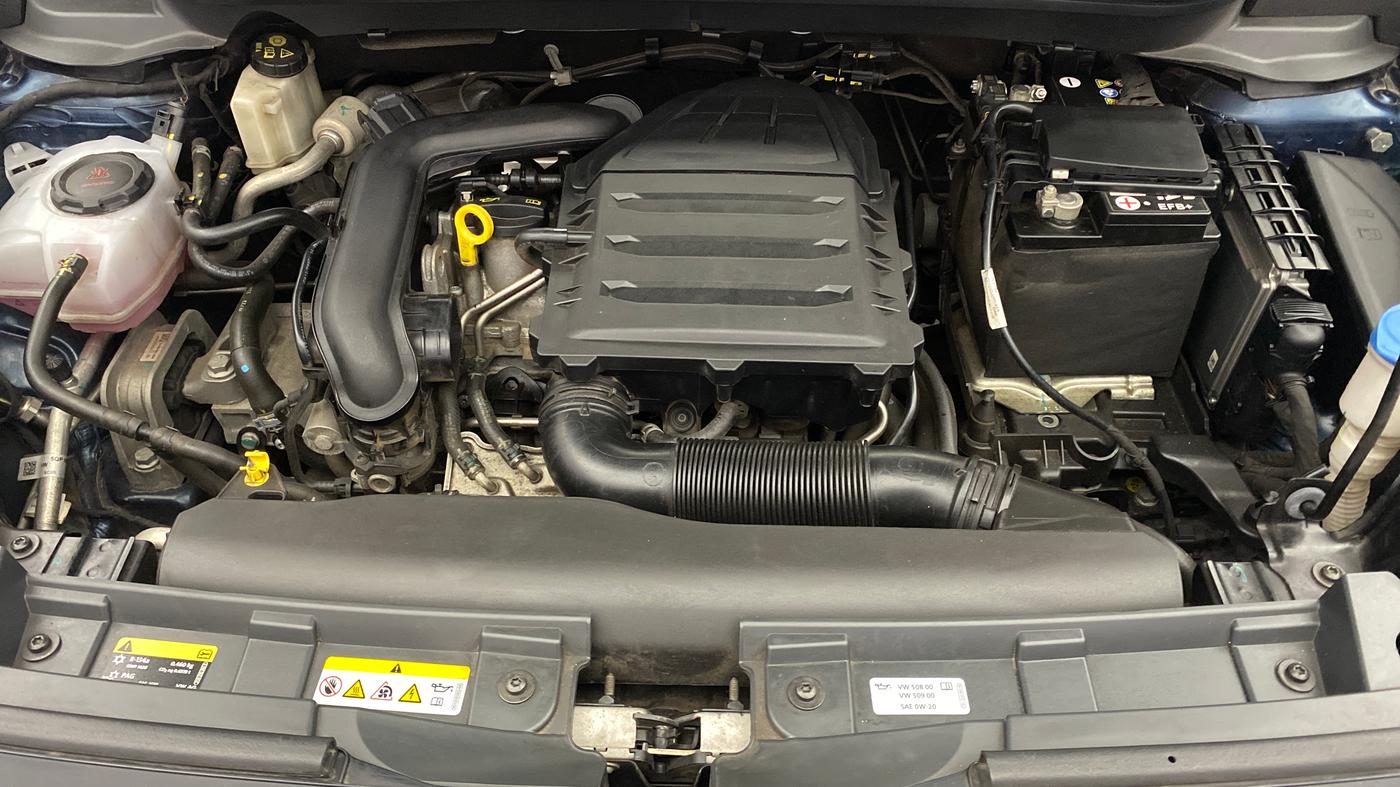 2023 Volkswagen TAIGUN COMFORTLINE 1.0 TSI MT, Petrol, Manual, 32,559 km, Engine View