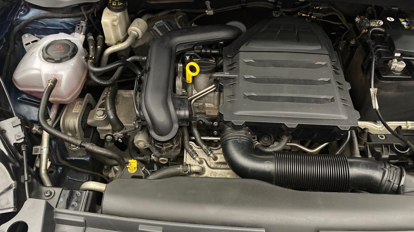 2023 Volkswagen TAIGUN COMFORTLINE 1.0 TSI MT, Petrol, Manual, 32,559 km, Engine View - Right