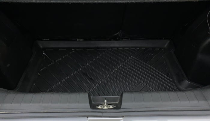 2020 Maruti Baleno DELTA PETROL 1.2, Petrol, Manual, 32,256 km, Boot Inside