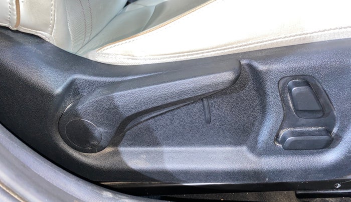 2024 Hyundai Verna SX (O) 1.5 MPI MT, Petrol, Manual, 9,359 km, Driver Side Adjustment Panel