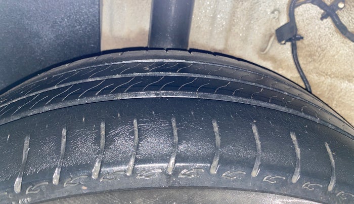 2023 Tata ALTROZ XM PLUS SUNROOF CNG, CNG, Manual, 25,460 km, Right Rear Tyre Tread